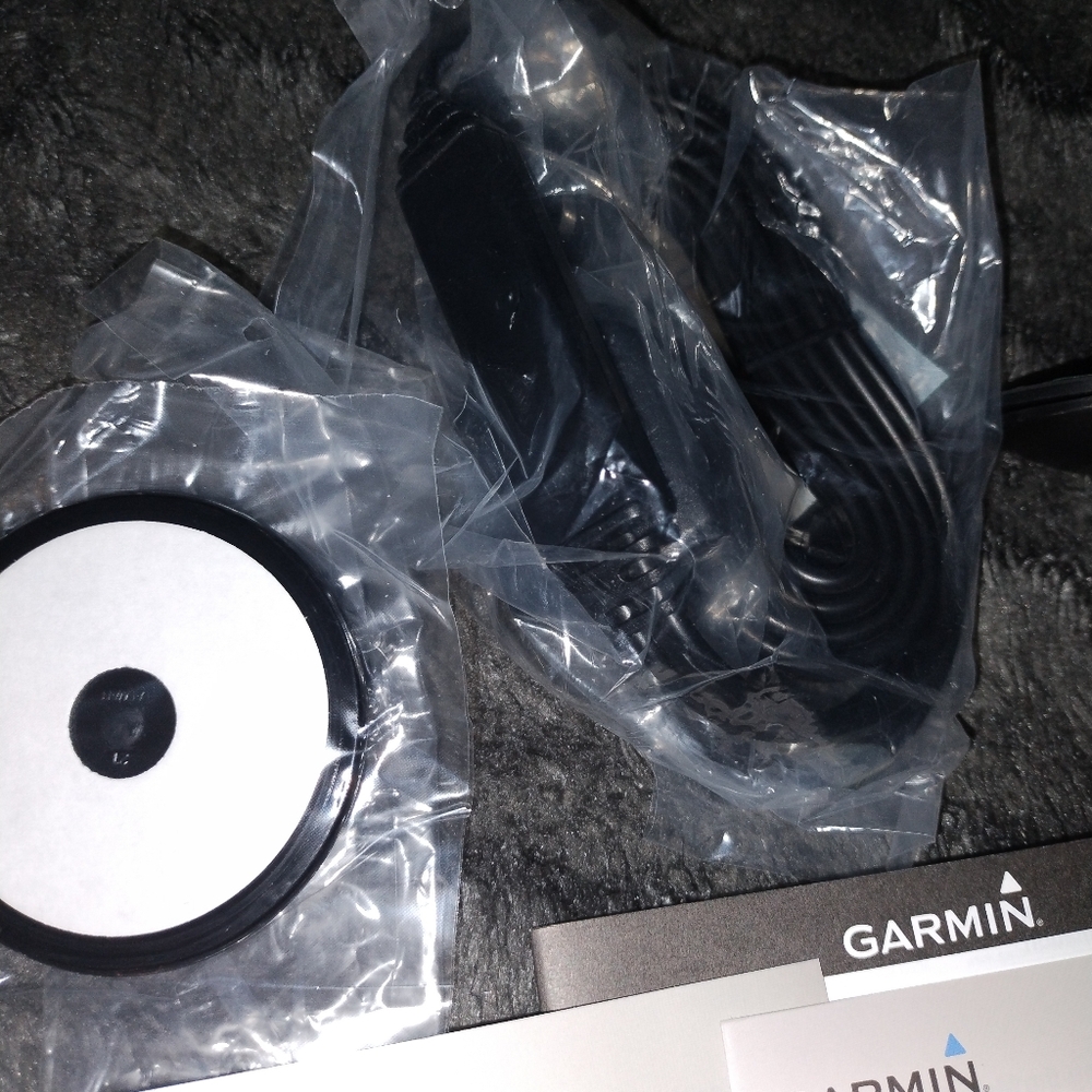 Garmin nüvi 1390LMT GPS Navigator Lifetime Maps & traffic. New OBO - Picture 3 of 11